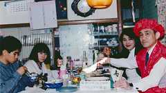 「この映画は『失敗例』」。統合失調症の姉と家族を記録した映画『どうすればよかったか?』監督が語る胸中 | CINRA