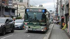 清水寺にも祇園にもたどり着けない…大混雑の秋の京都「バスが来ても乗れない問題」に市交通局が出した答え 名所を回る「206系統」で見た地獄の光景