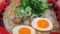 コッテリネギネギズルルンゴクン@京都 「天下一品総本店」の味付煮卵豚トロチャーシューメン - ズビビン | 麺類オノマトペ限定ブログ