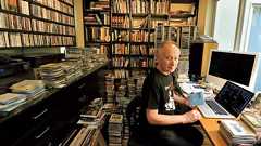 あの人の書斎へ。音に埋もれる最高の秘密基地、ピーター・バラカンさんの音楽の源泉 | 男の隠れ家デジタル男の隠れ家デジタル