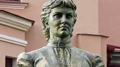 ロシア人初の女性大学教授、ポアンカレ予想、村上春樹の名訳。意志強く、自分らしく生きるには? 今月読みたい本(第19回)