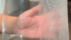 「お風呂のイス」の頑固な“水垢・石けんカス”をかんたんに落とす方法