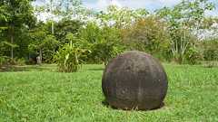 「コスタリカの石球」の謎に迫る 崩れた球体の修復プロジェクトが始動 | カラパイア