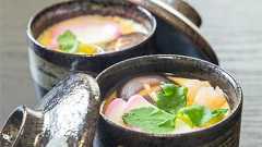 【茶碗蒸しは本来“飲む”もの】だって、知っていますか?正しい和食マナーの深~い話を実践してみたら… | 『あたらしい日日』 こんな時代のニューノーマルな暮らし方。食と農、生活情報をお届けします