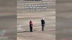 外国人の友人に日本に来て何が良かった?と聞くと『別れ際に手を振りながらバイバイしてくれるところ』と言っていた