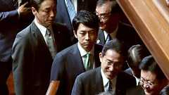 進次郎氏「なんで万歳するんですか、合理的理由ない」:朝日新聞デジタル