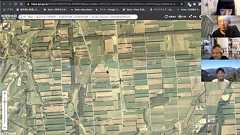 廃飛行場の滑走路を空からながめて見ると……