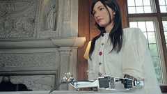 自画像を描くAI搭載ロボットの作品がついに美術館で展示されることに