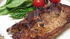 トランスグルタミナーゼで豚と牛を接着してステーキにする