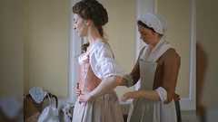 18世紀の上流階級の女性の着替えはこんなにも複雑だったのかと話題に「こういう構造だったとは」「こりゃ大変だ」