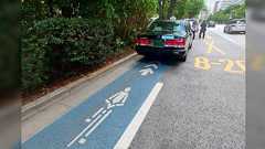 法整備だけじゃ自転車に厳しすぎる?来年4月から自転車の交通違反で青切符が切られるように→「罰金の前にインフラ整備をしてほしい」「専用レーンに路駐する車をなんとかして」など意見が集まる