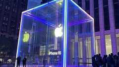 iPhoneを米消費者が「パニック買い」--計104%関税、アップル製品の9割中国製