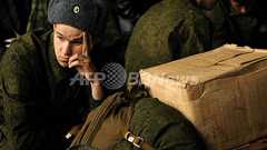 トップデザイナーの軍服は寒すぎ?寝込む軍人が相次ぐ ロシア