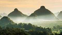 「男性が女性の胸に惹かれるのは本能か?」胸を露出して暮らす部族の男性を調査した研究 - ナゾロジー