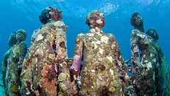 Did Damien Hirst Copy This Artist’s Underwater Sculptures?