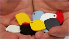 電池不要なのにスマホと連動してなくした物の位置を知らせてくれ、スマホをなくしても探せるチップ「iFind」