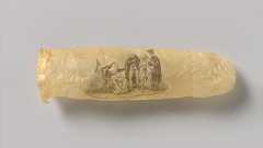 性的描写が施された19世紀の希少なコンドーム、アムステルダム国立美術館で公開