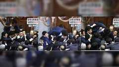 「ヒゲの隊長」こと佐藤正久参議が参院平和安全法制特別委員会で見せた「専守防衛の極み」を解説