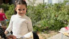 攻撃受け車両に取り残された6歳少女、救助隊と共に消息絶つ ガザ