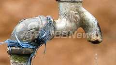 商業施設の受水タンクに遺体、数週間後に発見 三重県