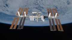 こんなにクッキリと…日食の写真に国際宇宙ステーション(ISS)が写りこんでいた : らばQ