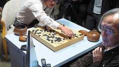 ネット上の超絶棋士「神の手」 囲碁界騒然、正体は?:朝日新聞デジタル