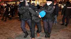 ロシア各地で反戦デモ 1400人拘束