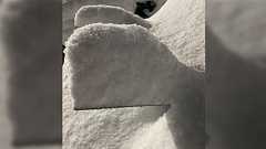 「雪の日にワイパー上げといた方がいいと聞いたので上げたらこれ」→大雪のときは逆に上げない方がいいらしい