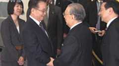 痛いニュース(ノ∀`):【温家宝首相】 創価学会の池田大作氏 「閣下、光栄です。庶民の王者と会ってくださって」…会談で挨拶