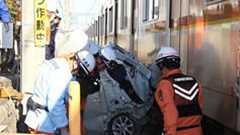 【東武東上線】 女性が踏切待ちで車を離れポスト投函→動き出し電車と衝突 : 痛いニュース(ノ∀`)