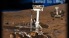 なぜ90日で止まるはずの火星無人探査機は10年間動き続けているのか?