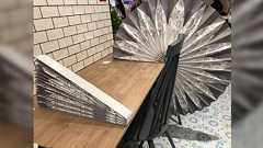 あるフードコートで見かけたまるで扇子のような衝立が画期的「これぞデザインの力」「センスを感じる」