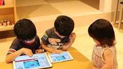 子どもたち、どんどん未来をハックしておくれ 低年齢化するプログラミング教育 | JBpress (ジェイビープレス)