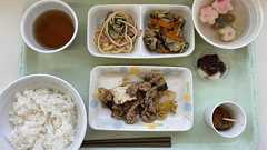 「子供に食べさせるな」コオロギ粉末給食に苦情殺到 試食2回提供の高校困惑「誤解されている」