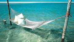 こんな場所で寝てみたい…夢心地間違いなしのベッドいろいろ : らばQ