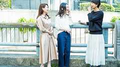 毎月130%成長する小柄女性向けブランドと「北欧、暮らしの道具店」の共通点──COHINA 清水葵・田中絢子 × クラシコム 佐藤友子 対談後編 | クラシコム