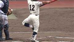 別の意味ですごいバットさばきだ! 高校野球でバットをヌンチャクみたいに振り回す衝撃の代打が登場して話題に | ねとらぼ