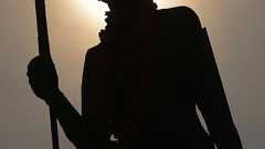 マハトマ・ガンジーが黒人差別? 抗議受けガーナの大学が像を撤去 写真1枚 国際ニュース:AFPBB News