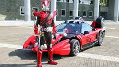 仮面ライダー、車に乗る バイクじゃ男子心つかめない?:朝日新聞デジタル