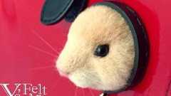 アイデア最高かよ……! ひょっこり顔を出すようなハムスターのマグネットブローチが2度見するかわいさ | ねとらぼ