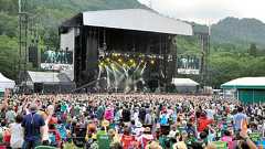 フェスで政治的主張、あり? シールズ「出演」で論争:朝日新聞デジタル