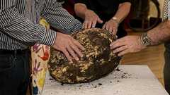 沼地からバターの塊、2千年前のものと推定 アイルランド