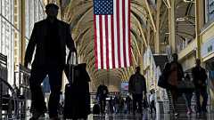 トランプ氏、H-1Bビザ制度の大幅な見直しへ-申請に10万ドル手数料