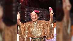 サンリオピューロランドに松平健さん降臨、リボンをつけ歌い踊るマツケンサンバに大盛り上がりの皆さん「最近見た中で、最も天国に近い光景」「神々しすぎて全部合成に見える」