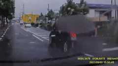 FNNが煽り運転の一部始終を映したニュースを出すも、あおられた女性運転手が直前にしていた行動に非難が集まる逆転現象に