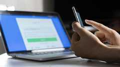 メールアドレスか電話番号を入力し6桁のコードが送信されてログインする仕組みは「最悪のパスワードシステム」なので今すぐ改修が必要という指摘