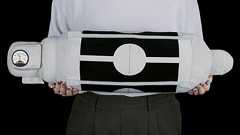 ゴジラを倒した「オキシジェン・デストロイヤー」、実寸大の“ぬいぐるみ”に