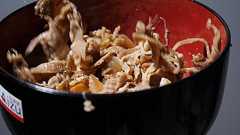 CMでは牛丼が弾んでいるぞ :: デイリーポータルZ