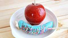 縁日フードの定番「りんご飴」と「チョコバナナ」ってどんな味なんだろう?