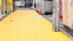 「立ちんぼ」対策で絶大な効果 道路黄色で客待ち9割減 大阪・キタのラブホ街